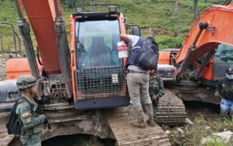 Arcom desmanteló campamentos y decomisó material mineralizado y equipos. Foto: @ControlMinero Arcom desmanteló campamentos y decomisó material mineralizado y equipos. Foto: @ControlMinero