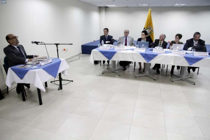 Examen. Comisión entregó resultados. Salgado es el mejor puntuado. Foto: La Hora