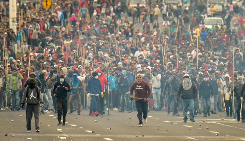 Protesta por el alza en los precios del combustible.