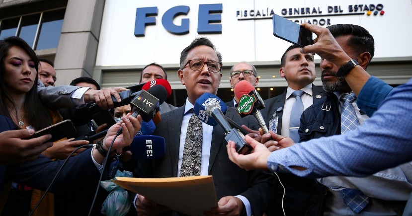 El Secretario Nacional de Seguridad Pública, Diego Ordónez, presentó la denuncia en la Fiscalía previo a dejarla, este mismo miércoles, ante el Consejo de la Judicatura / Foto: EFE El Secretario Nacional de Seguridad Pública, Diego Ordónez, presentó la denuncia en la Fiscalía previo a dejarla, este mismo miércoles, ante el Consejo de la Judicatura / Foto: EFE