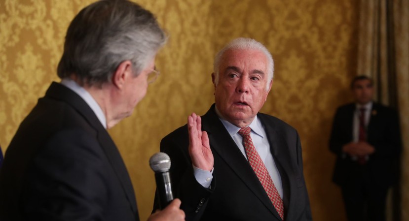 Santos es abogado y posee trayectoria en el sector tanto en el ámbito público y privado / Foto: cortesía Secretaría General de Comunicación de la Presidencia Santos es abogado y posee trayectoria en el sector tanto en el ámbito público y privado / Foto: cortesía Secretaría General de Comunicación de la Presidencia