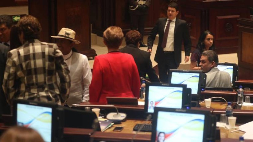Desde que asumió la presidencia, Serrano ha ocupado pocas veces su curul. Hoy se defenderá desde allí. Foto: Expreso