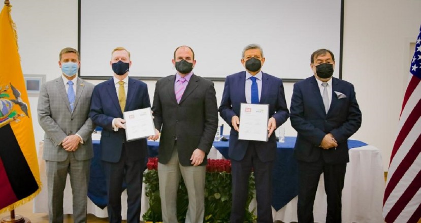 Ecuador y EE.UU. firmaron un Memorándum de Entendimiento para mitigar erosión del río Coca?? / Foto: cortesía de la embajada de EE.UU. Ecuador y EE.UU. firmaron un Memorándum de Entendimiento para mitigar erosión del río Coca?? / Foto: cortesía de la embajada de EE.UU.
