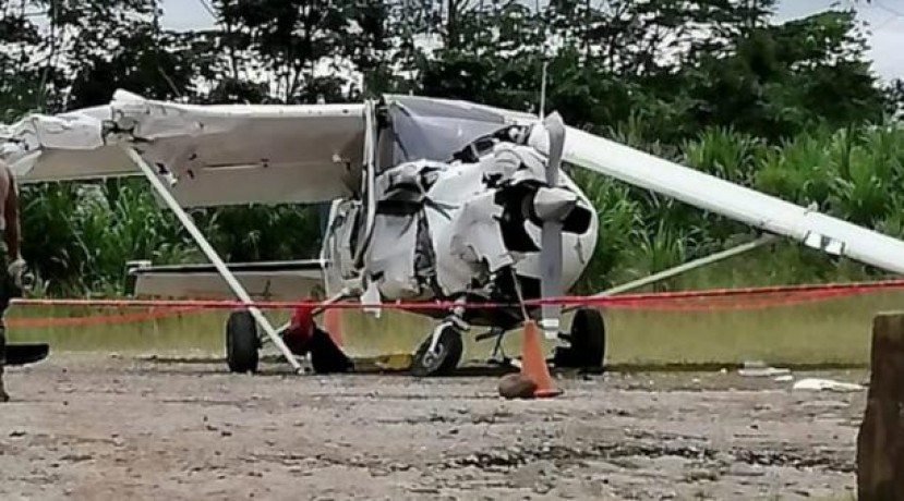 La avioneta de la compañía Aerosangay se accidentó a las 12:08 en la pista de Taisha, provincia de Morona Santiago. Foto: Cortesía Dirección General de Aviación Civil