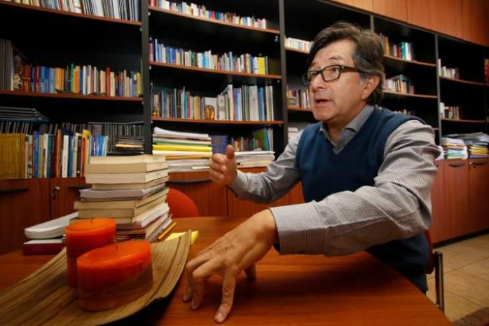 Catedrático. El profesor de la Universidad Andina presentó la denuncia contra el Expresidente el 5 de marzo pasado. Foto: La Hora Catedrático. El profesor de la Universidad Andina presentó la denuncia contra el Expresidente el 5 de marzo pasado. Foto: La Hora