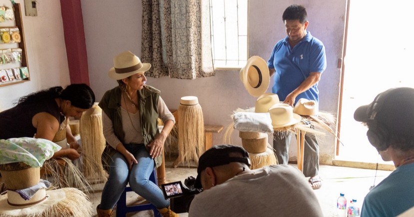 El reportaje se enfocará en los botones de tagua, la leche de coco y el sombrero de paja toquilla / Foto: cortesía Ministerio de Turismo 