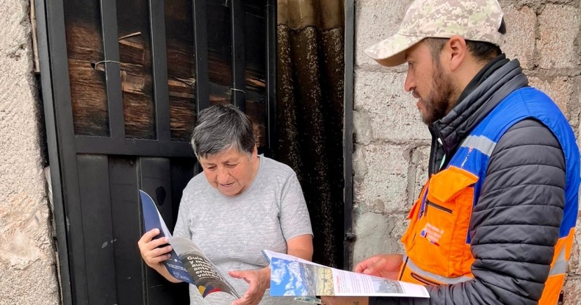 Cotopaxi: Técnicos examinan plan de emergencia con comunidades aledañas / Foto: Cortesía Secretaría Nacional de Riesgos Cotopaxi: Técnicos examinan plan de emergencia con comunidades aledañas / Foto: Cortesía Secretaría Nacional de Riesgos