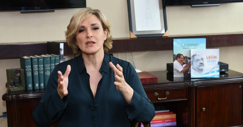 Cynthia Viteri dice que el Gobierno bloquea la importación de vacunas / Foto: EFE