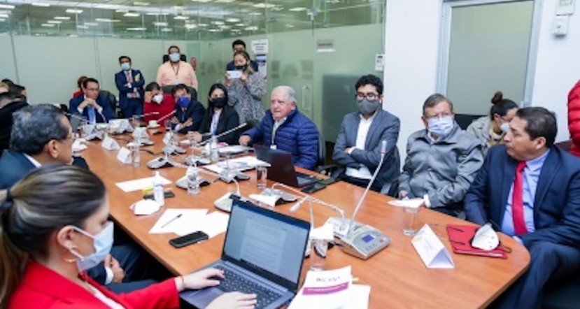 Ecuador perdió más de $ 14 mil millones de dólares en venta de crudo en 14 años / Foto: cortesía Asamblea Nacional Ecuador perdió más de $ 14 mil millones de dólares en venta de crudo en 14 años / Foto: cortesía Asamblea Nacional
