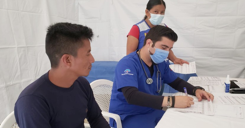 Se ejecutaron 355 brigadas médicas en las categorías de salud integral, visitas domiciliarias, salud escolar, atención comunitaria, control de vectores y vacunación.  foto cortesía Petroecuador