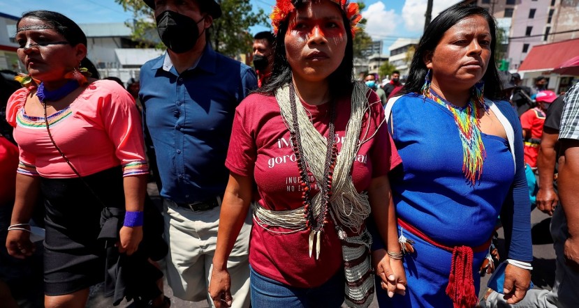 Indígenas van a la Corte Constitucional para suspender planes extractivos en la Amazonía / Foto: EFE Indígenas van a la Corte Constitucional para suspender planes extractivos en la Amazonía / Foto: EFE