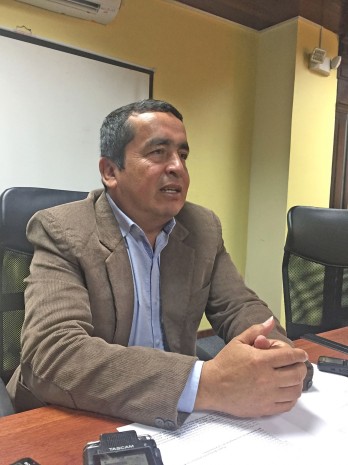 Elio Peña espera que el Gobierno Nacional incluya en el presupuesto del Estado del próximo año, recursos suficientes para culminar el Cuarto Eje Vial. Foto: La Hora