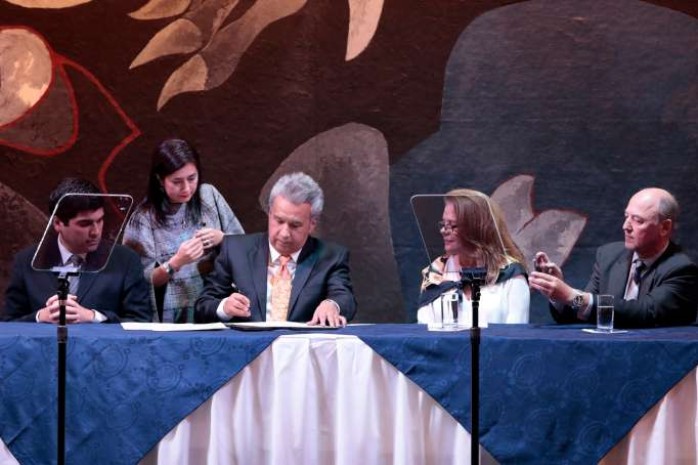 Acuerdo. Ecuador se suma a la lista de países que aceptan principios de libertad de expresión. Foto: La Hora Acuerdo. Ecuador se suma a la lista de países que aceptan principios de libertad de expresión. Foto: La Hora