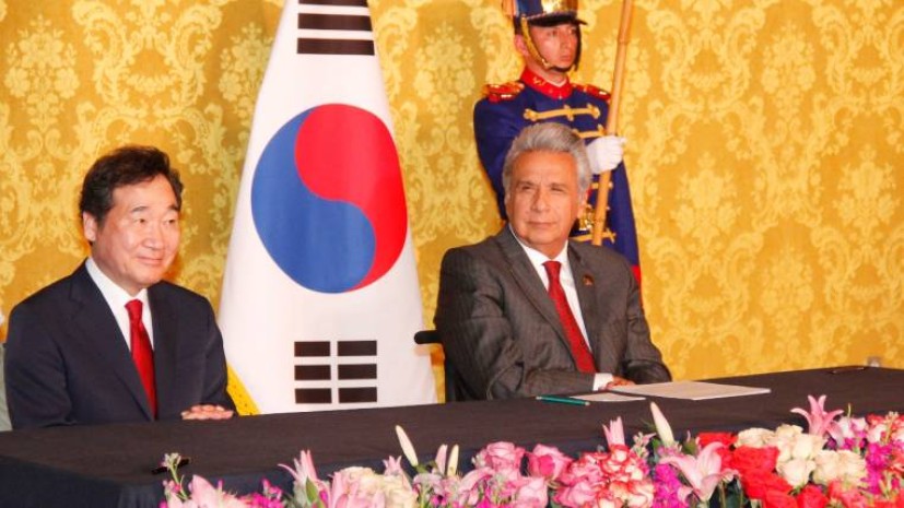 El presidente Lenín Moreno y el primer ministro de Corea del Sur, Lee Nak-Yeon suscribieron cinco acuerdos en materia diplomártica. Foto: Expreso