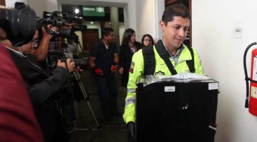 El 28 de mayo, los policías realizaron un operativo y decomisaron equipos electrónicos para las investigaciones. Foto: El Comercio