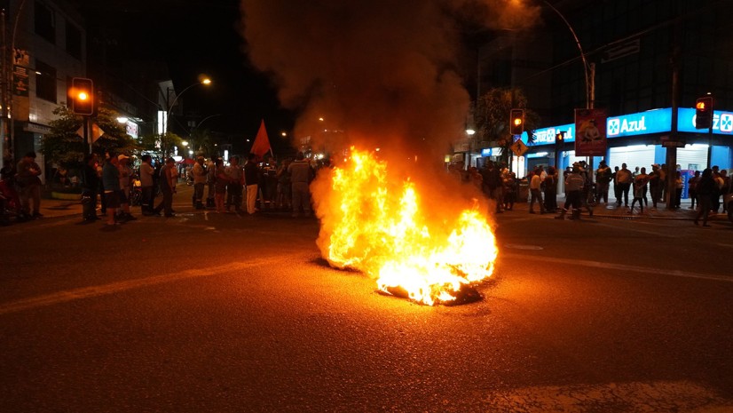 Foto: Facebook Radio Sucumbíos El 3 de octubre la provincia de Sucumbíos fue una de las primeras en registrar conflictos por la anunciada eliminación del subsidio a los combustibles. En Lago Agrio (foto) los manifestantes se tomaron las calles de la ciudad. Foto: Facebook Radio Sucumbíos El 3 de octubre la provincia de Sucumbíos fue una de las primeras en registrar conflictos por la anunciada eliminación del subsidio a los combustibles. En Lago Agrio (foto) los manifestantes se tomaron las calles de la ciudad.