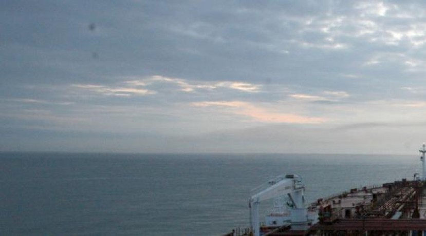 Las autoridades registraron un derrame de petróleo en el mar de la costa de Esmeraldas. Foto: Archivo/ EL COMERCIO