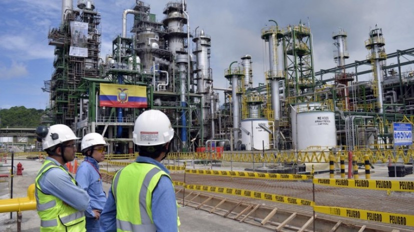 Deudas. El convenio, firmado el 3 de diciembre de 2014, también faculta al Ministerio de Finanzas para que contrate deudas a favor de Petroecuador.  Foto: Expreso