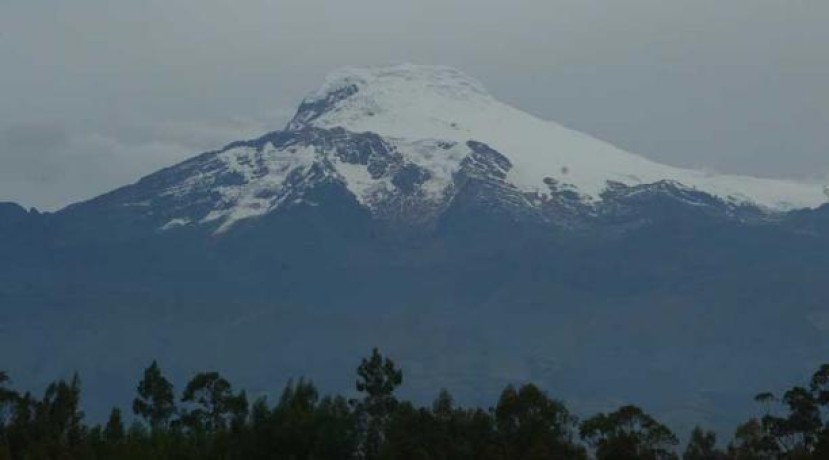 El IG dijo que los eventos sísmicos detectados en el Cayambe están relacionados con la fractura de rocas en el interior. Foto: Archivo / EL COMERCIO