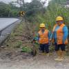 Familias kichwas trabajan en el mantenimiento vial en Pastaza