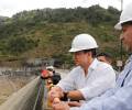 Noboa inspeccionó la central hidroeléctrica Mazar