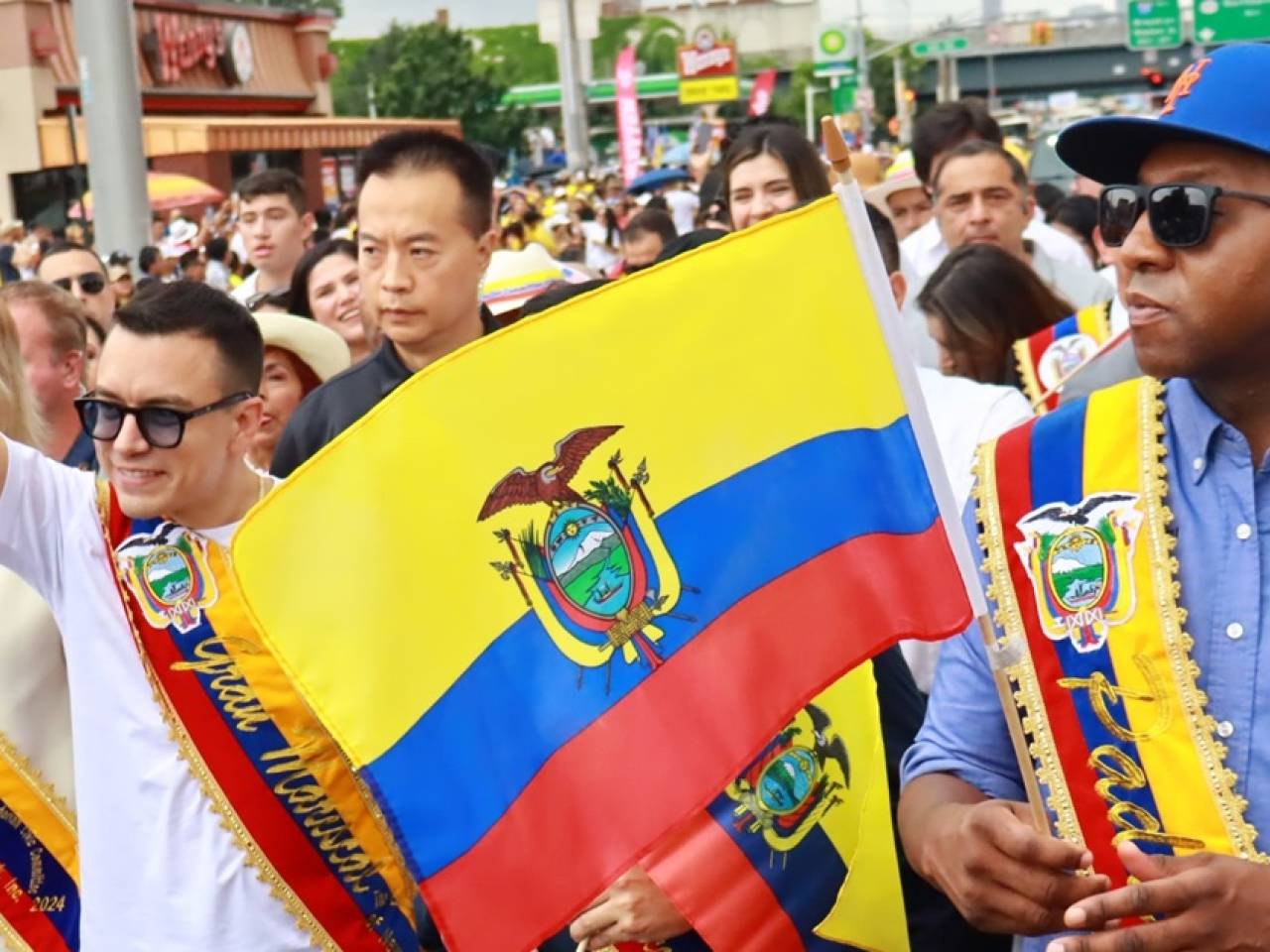 Noboa inauguró el desfile ecuatoriano en Nueva York