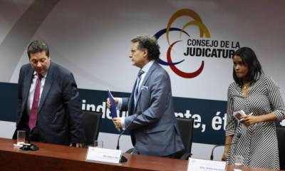 Marco Proaño, delegado de la Procuraduría; Pablo Celi, contralor General del Estado, y Diana Salazar, fiscal General, presentaron la queja contra los jueces. Foto: Expreso