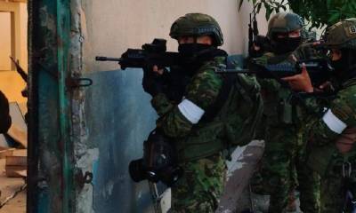 El enfrentamiento entre dos de las bandas rivales que se disputan el control interno de las cárceles comenzó desde el sábado en la Penitenciaría de Guayaquil / Foto: cortesía FF.AA.