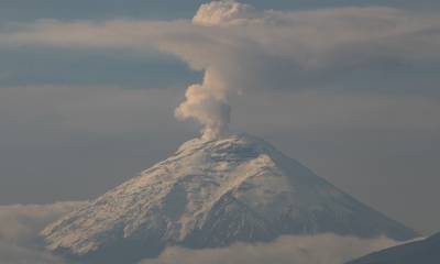 El IG apuntó que se mantiene el monitoreo para revisar la evolución del estado del volcán / Foto: EFE