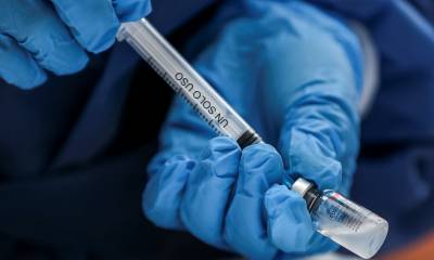 Ecuador inicia vacuna con tercera dosis anticovid-19 a mayores de 65 años / Foto: EFE