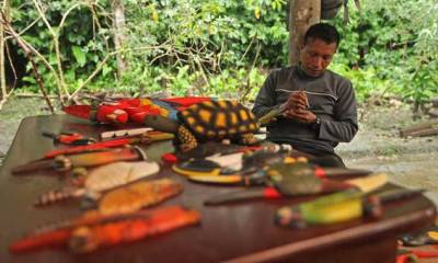 Byron Andi es un artesano de la comunidad kichwa Añangu. Foto: El Comercio