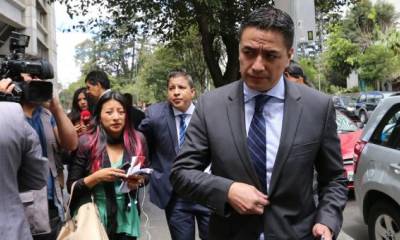 Édgar Molina, abogado de Pamela Martínez, en una de las diligencias judiciales. Foto: El Comercio