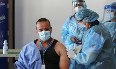 Ecuador debería vacunar a la mitad de su población hasta junio, según experta / foto EFE