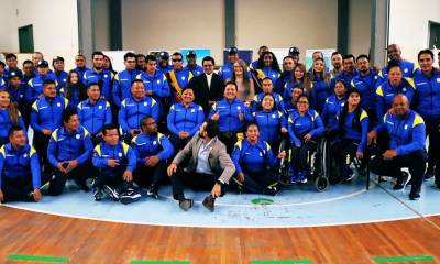 Los abanderados de la delegación son los corredores Kiara Rodríguez y Jimmy Caicedo, ambos clasificados también para París 2024 / Foto: cortesía Sebastián Palacios 