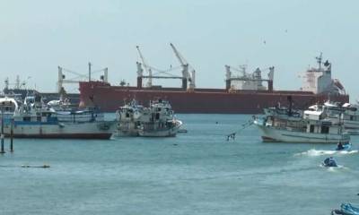  Los pescadores zarparon del puerto de Manta el pasado 30 de abril, en el barco atunero "Charo". Captura de pantalla 