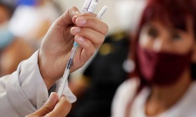 El ministerio de Salud aplica refuerzos de vacunas anticovid a mayores de 12 años / Foto: EFE