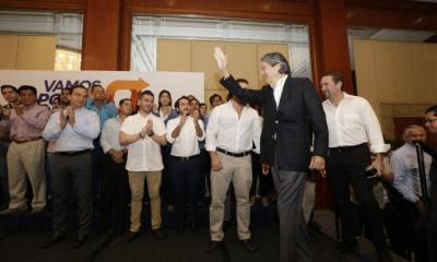 Equipo. Guillermo Lasso agradeció ayer a sus colaboradores por la segunda campaña electoral. Foto: Expreso