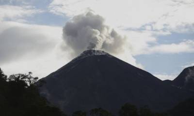 Imagen del volcán El Reventador captada en mayo de 2014. Está ubicado aproximadamente a 90 kilómetros al este de Quito, en el límite de las provincias de Napo y Sucumbíos. Foto: El Universo