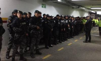 La Policía y un grupo de fiscales allanaron las oficinas de la Prefectura de Pichincha la madrugada del 16 de octubre. La Policía y un grupo de fiscales allanaron las oficinas de la Prefectura de Pichincha la madrugada del 16 de octubre. Foto: Fiscalía