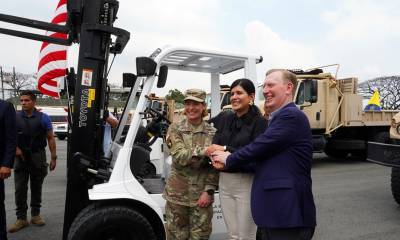 En la ceremonia estuvo presente la jefa del Comando Sur de Estados Unidos, Laura Richardson, acompañada por el embajador Michael Fitzpatrick / Foto: cortesía SGR