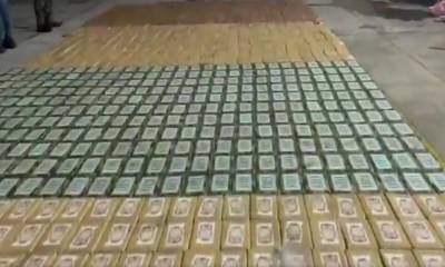 Los agentes antidrogas hallaron en varias habitaciones centenares de bloques de cocaína / Captura: video Policía Nacional 