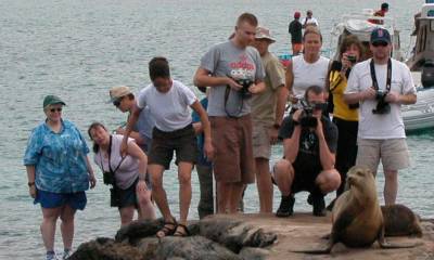  Miles de turistas nacionales y extranjeros llegan cada año a Galápagos / Foto: cortesía Ministerio de Turismo