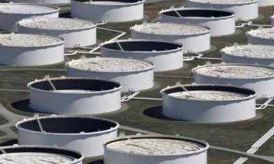 Los tanques de almacenamiento de petróleo crudo se ven desde arriba en el centro de petróleo de Cushing, Oklahoma, 24 de marzo de 2016. Foto: Reuters