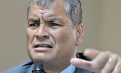 Rafael Correa, mientras rinde declaraciones en la Fiscalía de Guayaquil, el 5 de febrero de 2018. Foto: La República