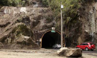 Los deslaves en el túnel de Río Verde continúan de forma permanente y el sistema de iluminación no funciona porque se destruyó un transformador.  Foto: El Comercio
