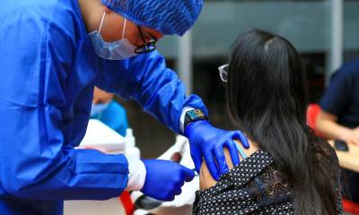 La UE y Ecuador trabajan en homologar el sistema tecnológico de vacunación covid-19 / Foto: EFE