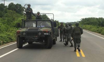 Los controles y patrullajes en la frontera se ejecutan con vehículos blindados y artillería de guerra. Foto: Expreso