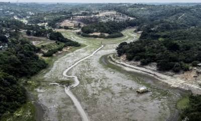El río Amazonas está en niveles mínimos a su paso por Brasil por la sequía, que afecta ya a todos los 62 municipios que componen el estado de Amazonas / Foto: EFE