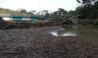 Las fuertes precipitaciones elevaron el caudal del Río Pindo en Paztaza, afectó al dique turístico en la parroquia Shell. Foto: El Comercio