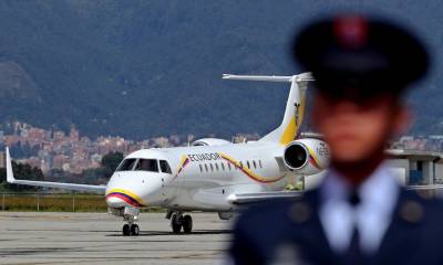 El avión presidencial aterrizó de emergencia y atrasó su regreso de EE.UU. / Foto EFE